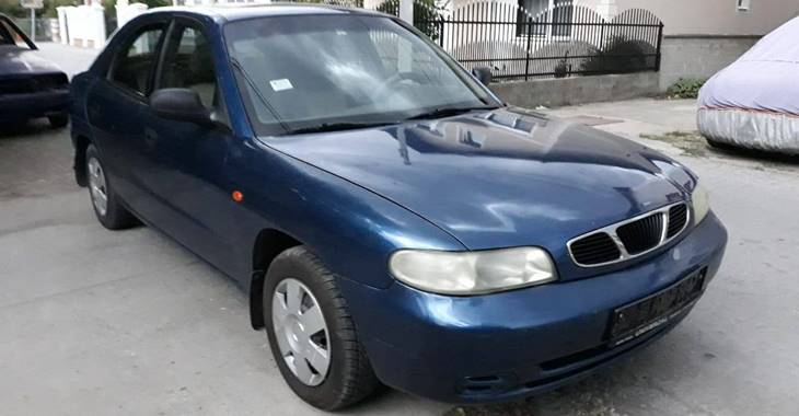 Parkirani Daewoo Nubira polovni automobil