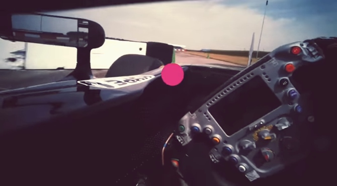Eye trecking formula 1 crvena tacka automobil