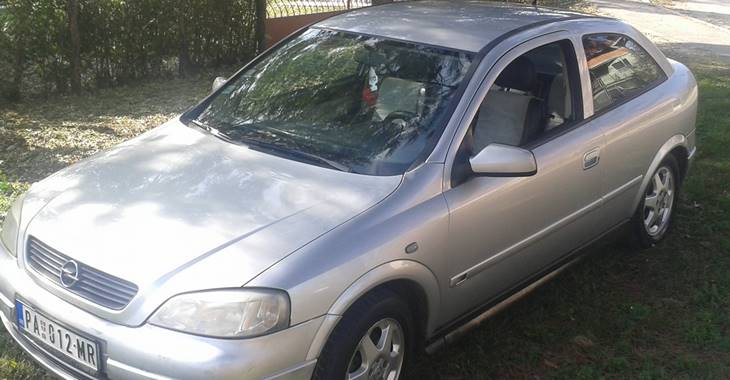 Opel Astra G automobil