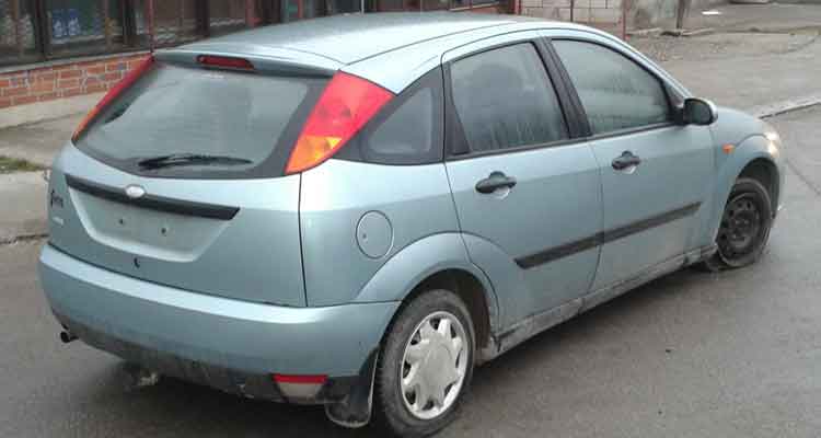 oštećeni polovni ford focus 2003. godiste