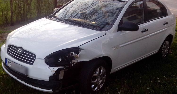 otkupljeni oštećeni hyundai accent crdi 2009.