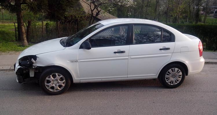 otkupljeni oštećeni hyundai accent crdi 2009.