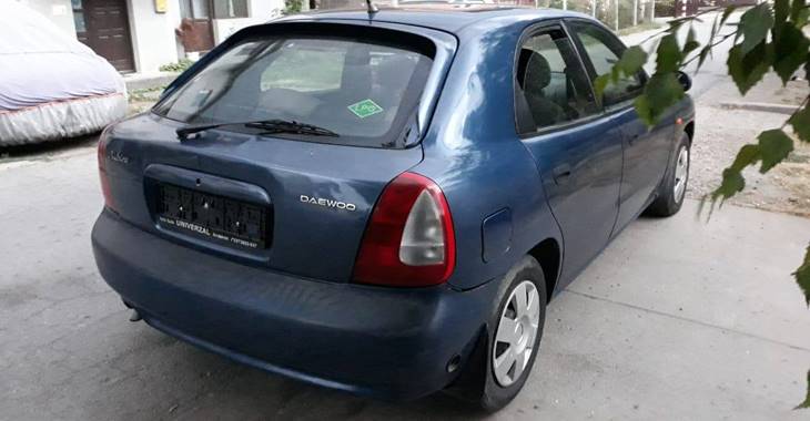 Daewoo Nubira automobil - zadnja strana