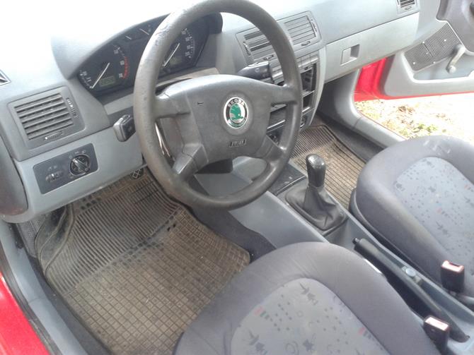 Škoda Fabia enterijer 2001. godište Beograd