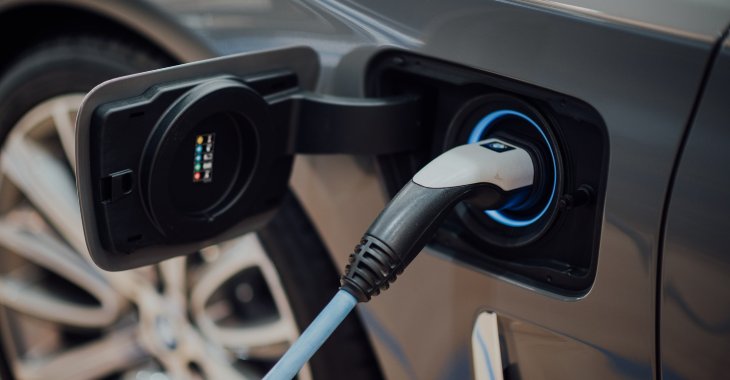 Punjenje električnog automobila