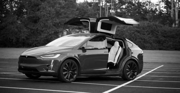 Tesla automobil