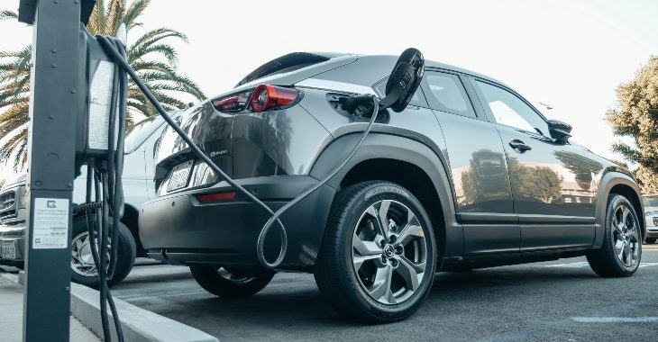 Punjenje električnog automobila